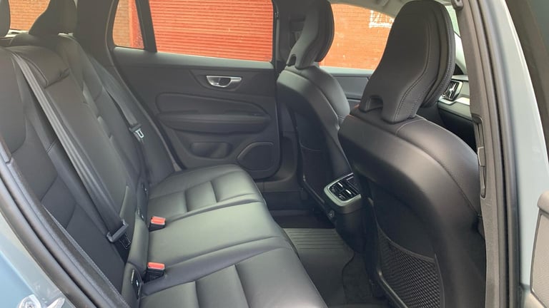 2023 Volvo V60 2.0 B4 MHEV Plus DCT Auto Euro 6 (s/s) 5dr ESTATE Petrol/Electric Hybrid Automatic