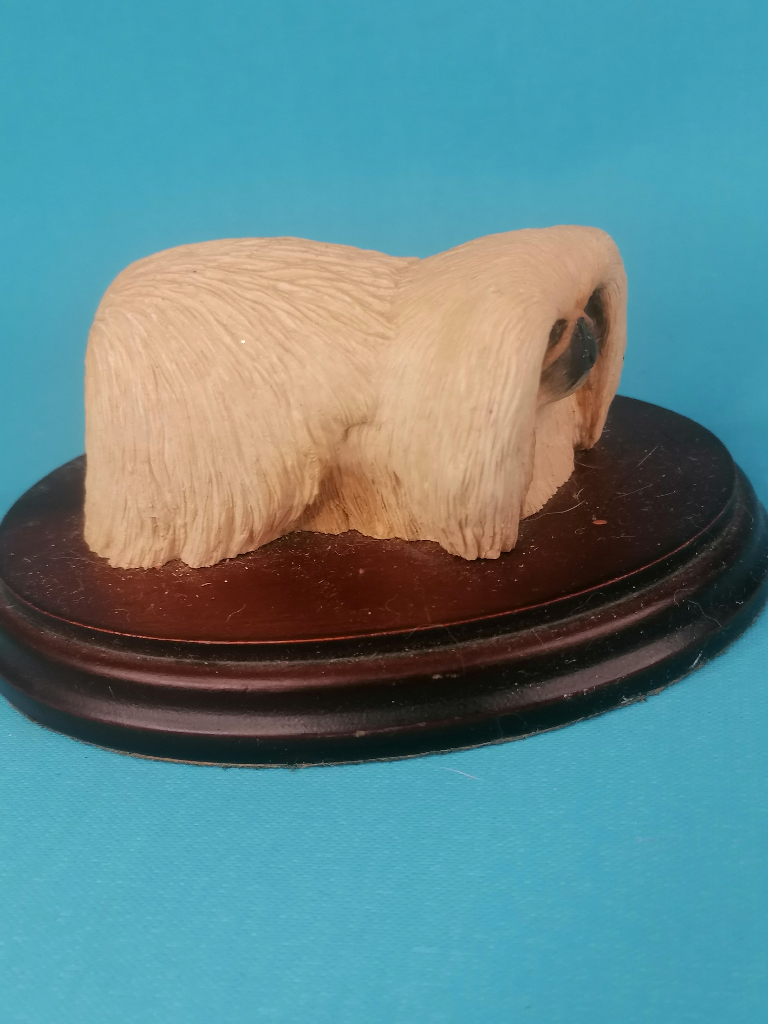 4,5inch Vintage Naturecraft Best Of Breed Pekingnese Figurine.