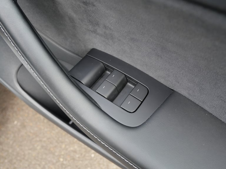 2022 Tesla Model 3 Standard Range Plus Electric Auto RWD (241 bhp) 4dr Electric