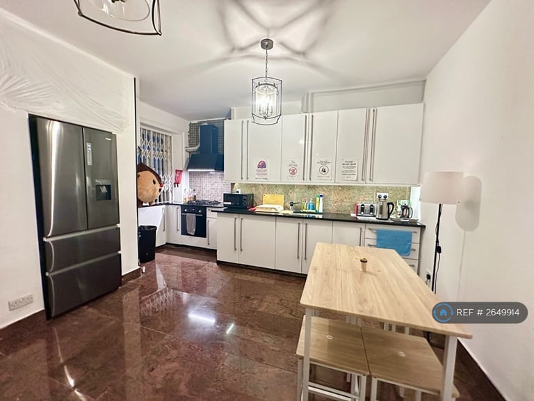 1 bedroom in Old Marylebone Street, London, W2 (#2649914)