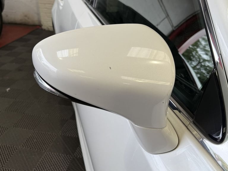 2015 Lexus GS 2.5 300h Premier Saloon 4dr Petrol Hybrid CVT Euro 5 (s/s) (223 ps) Saloon PETROL/E...