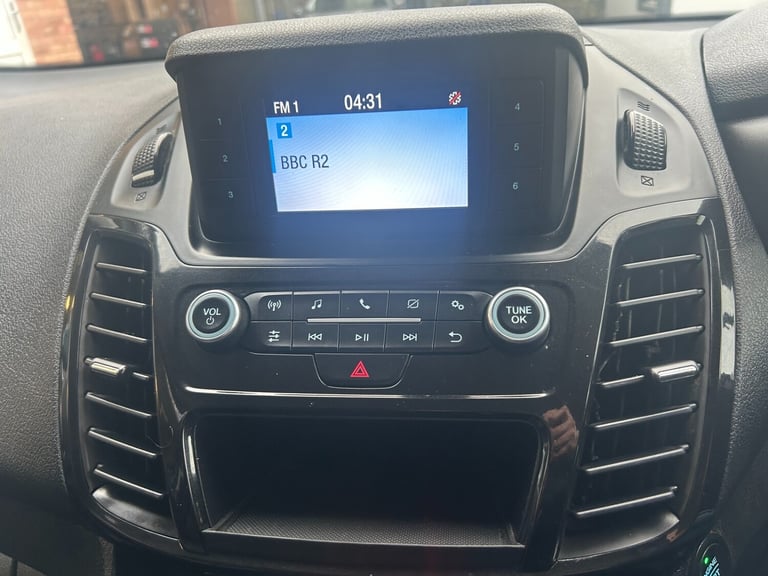 2018 68 Ford Transit Connect Limited 1.5 EcoBlue 120ps L1 SWB Blue 99,500 miles
