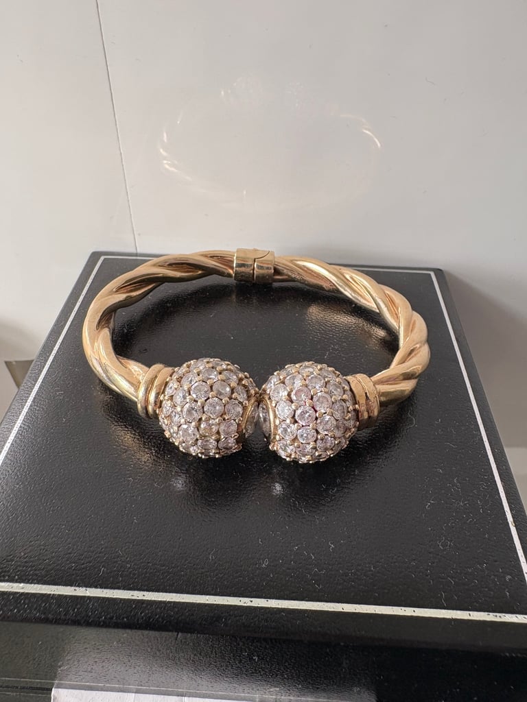 9ct gold bangle 33.8 grams