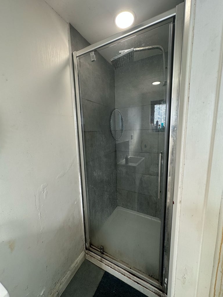 🌿 Lovely Double Room for Couple or 2 Girls – All Bills Included (£850) – E6 3LF 🌿  