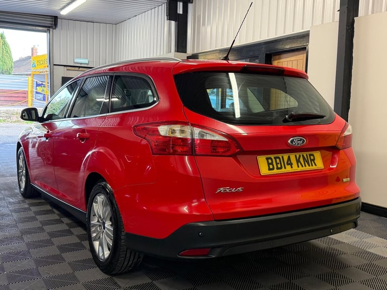 2014 Ford Focus 1.0T EcoBoost Titanium Navigator Euro 5 (s/s) 5dr ESTATE Petrol Manual
