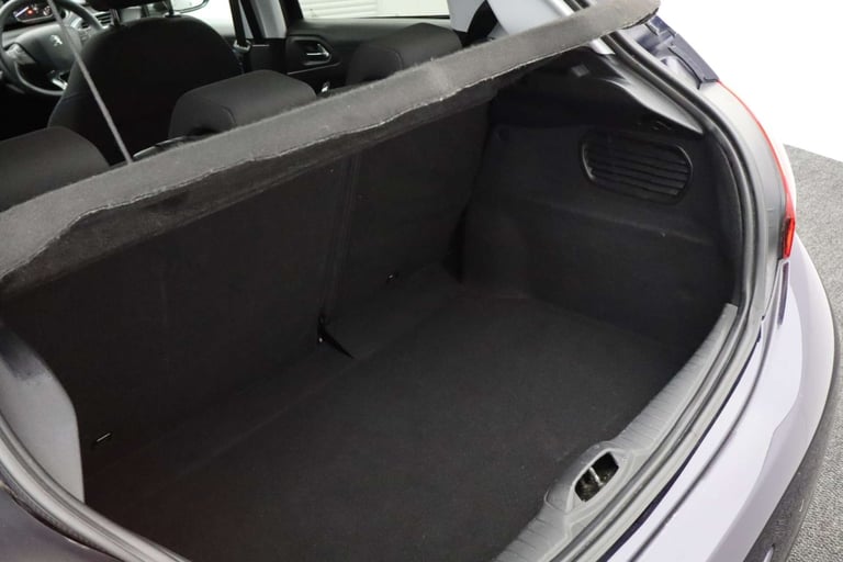 2019 Peugeot 208 1.2 208 Signature PureTech S/S 5dr Hatchback Petrol Manual