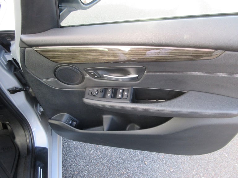 2016 BMW 2 Series Gran Tourer 220i Luxury Gran Tourer ESTATE Petrol Automatic