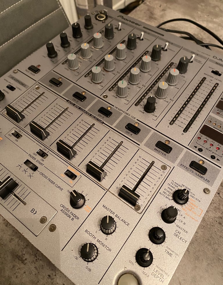Pioneer DJM600 Mixer