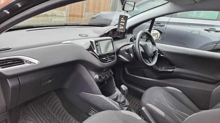 Peugeot, 208, Hatchback, 2013, Manual, 999 (cc), 3 doors
