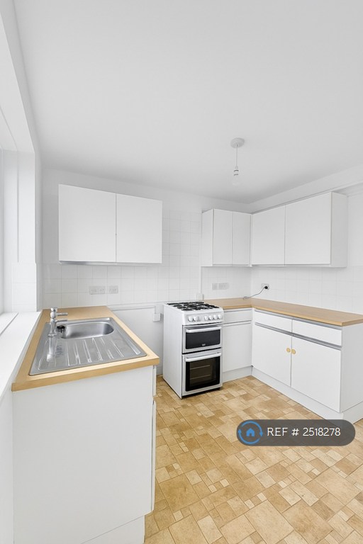 2 bedroom flat in Maskelyne Avenue, Bristol, BS10 (2 bed) (#2518278)