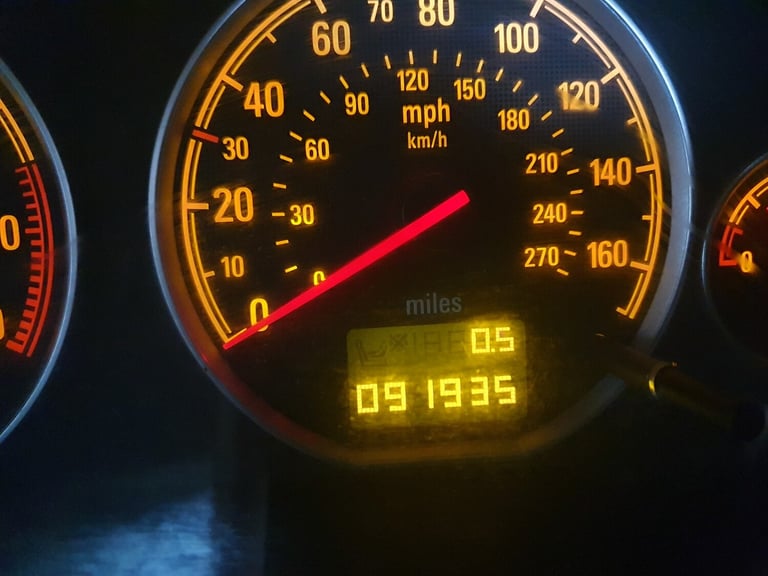 2007 Vauxhall Vectra 1.8i VVT Design 5dr HATCHBACK Petrol Manual
