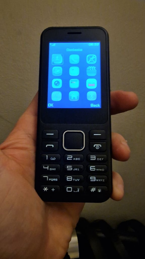 IMO Dash 4G mobile phone.
