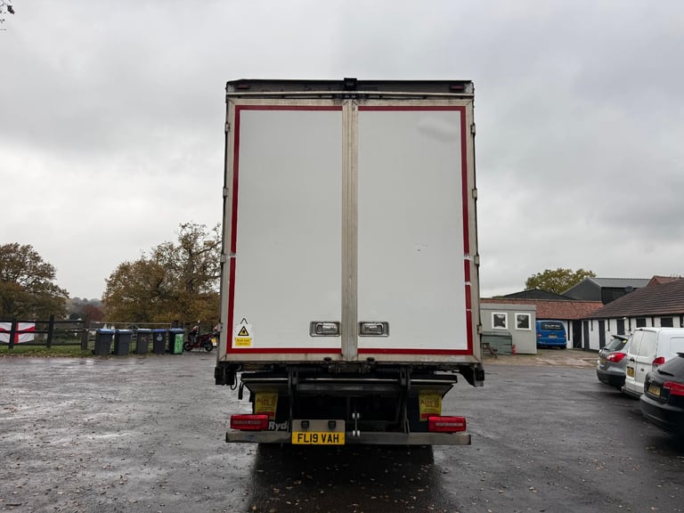 DAF LF 230, CURTAIN, UNDERSLUNG TAIL LIFT 