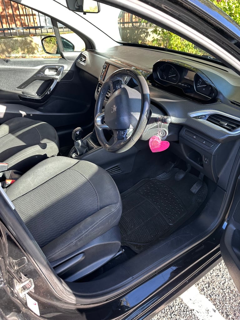 Peugeot, 208, Hatchback, 2017, Manual, 1199 (cc), 5 doors