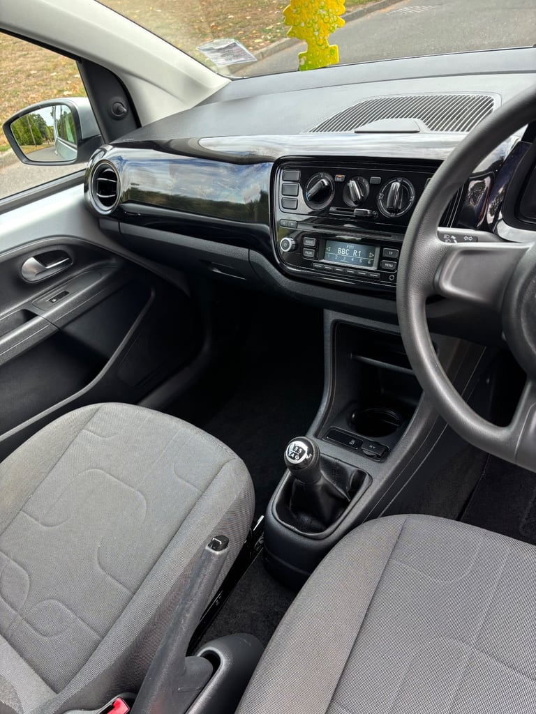 Volkswagen, UP, Hatchback, 2015, Manual, 999 (cc), 5 doors