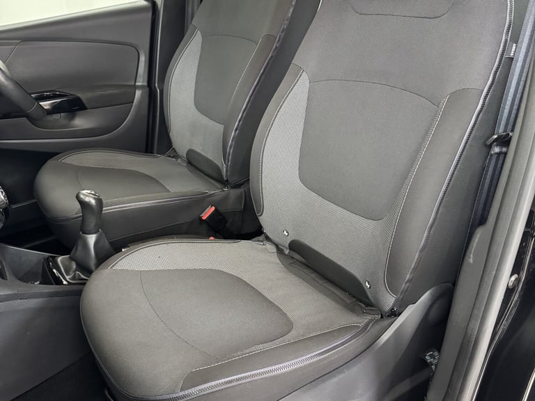 RENAULT CAPTUR 1.5 Dynamique Nav dCi 90 Black Manual Diesel 2015