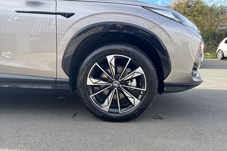 2025 MG MG HS 106290 Hatchback Petrol Manual