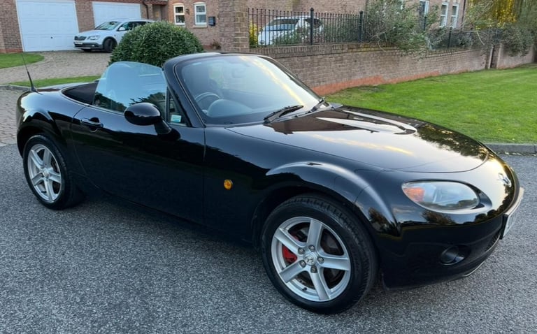2006(56) MAZDA MX-5 2.0i CONVERTIBLE GENUINE 33,000 MILES 11 SERVICES LOVELY CAR