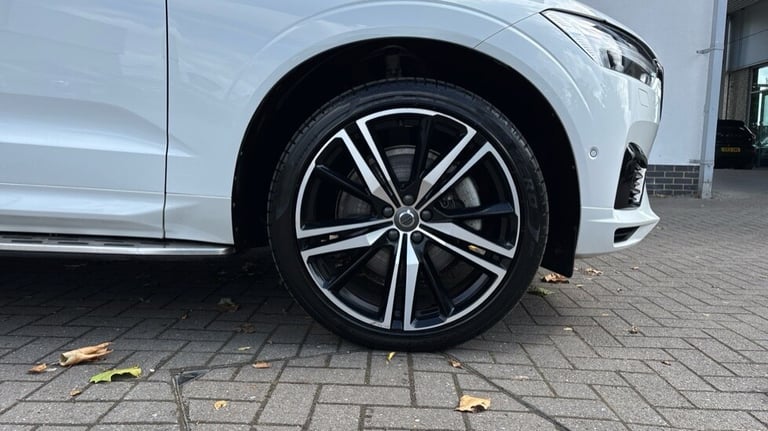 2020 Volvo XC60 Recharge R-Design, T6 AWD plug-in hybrid Estate Petrol Parallel PHEV Automatic