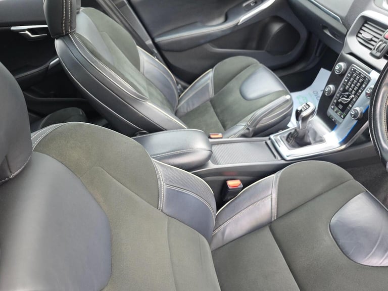 VOLVO V40 1.6 T3 R-Design Nav Euro 5 (s/s) 5dr 2014