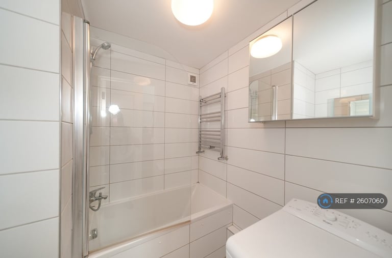 2 bedroom flat in Seaton Close, London, SE11 (2 bed) (#2607060)