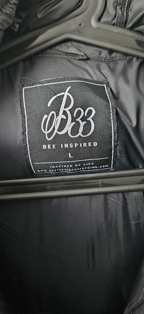 Mens bee inspired longline puffa jacket. Size large 