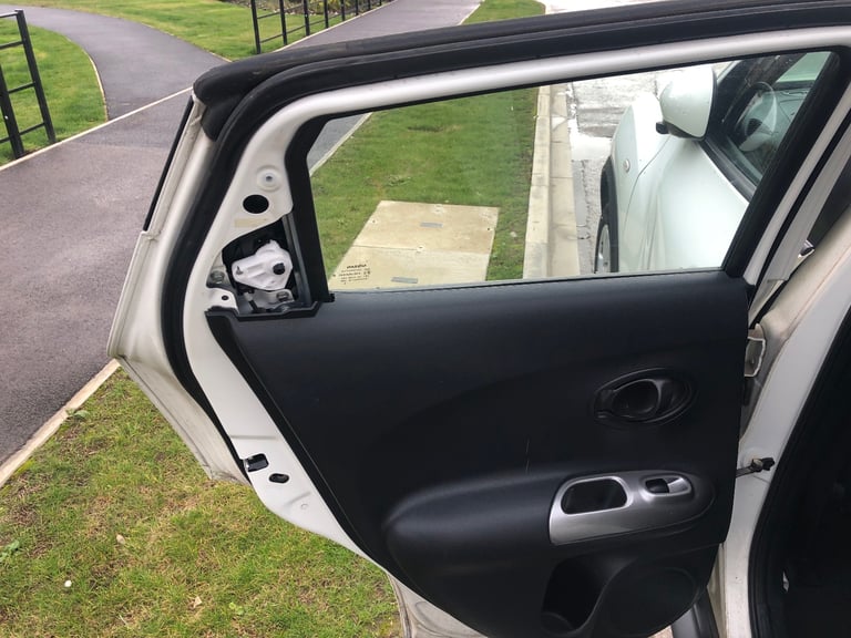 Nissan, JUKE, Hatchback, 2014, Manual, 1598 (cc), 5 doors