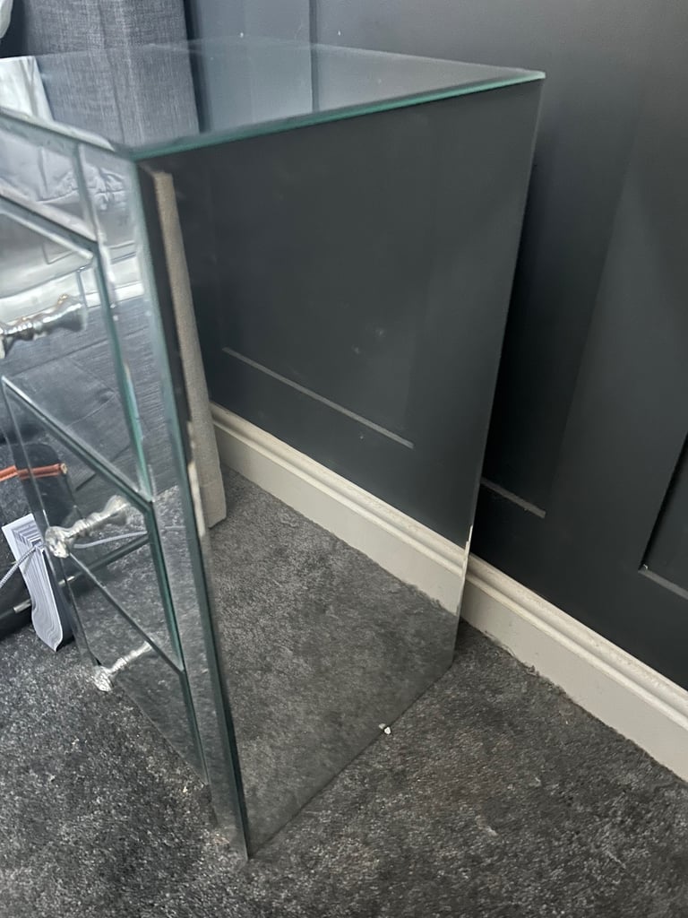 Mirrored bedside tables x2