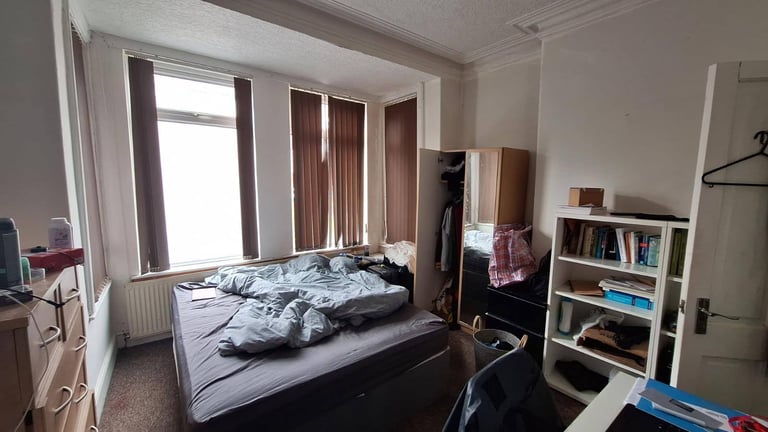 Spacious & Cosy Ensuite Room for Rent M19 2DU