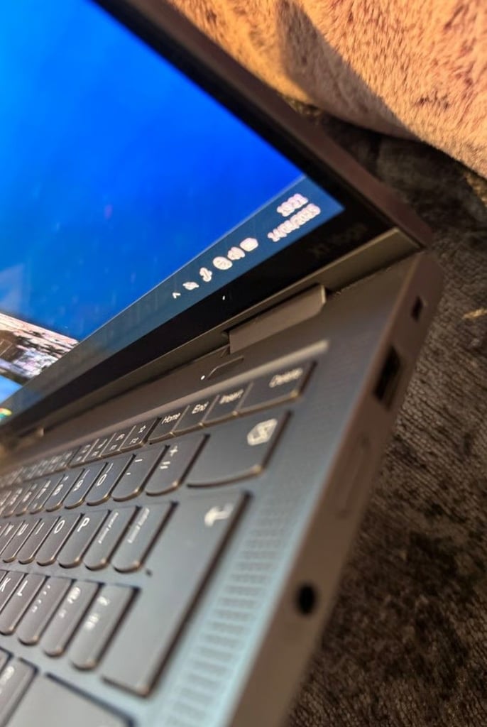 Lenovo laptop X1 Yoga Gen 7 *Touch Screen* i7-1260p 16gb mem, 512GB HD