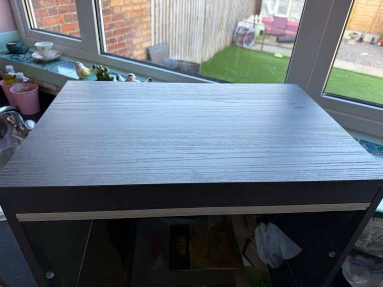 Brand new vivarium with brand new glass heat mat protector 