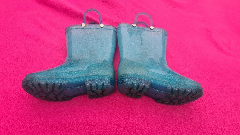 Cyan blue glittery wellies with lights on soles/ flashing heels uk9