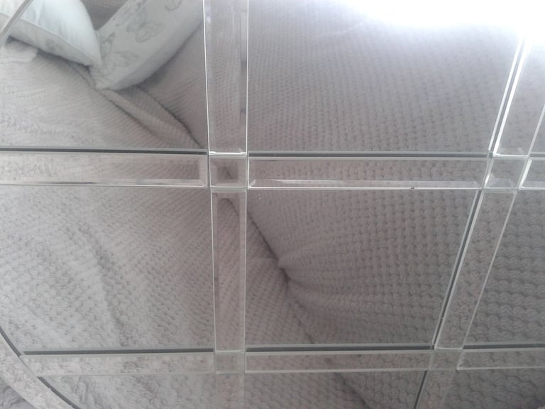 LIKE NEW UNUSUAL LARGE ROUND MIRROR