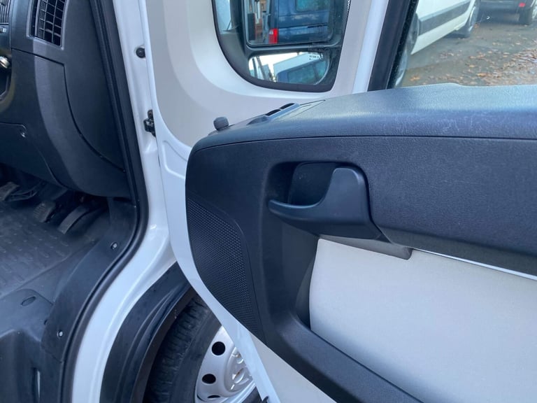 2018 Peugeot Boxer 2.0 BlueHDi 435 Professional L4 H2 Euro 6 5dr PANEL VAN Diesel Manual