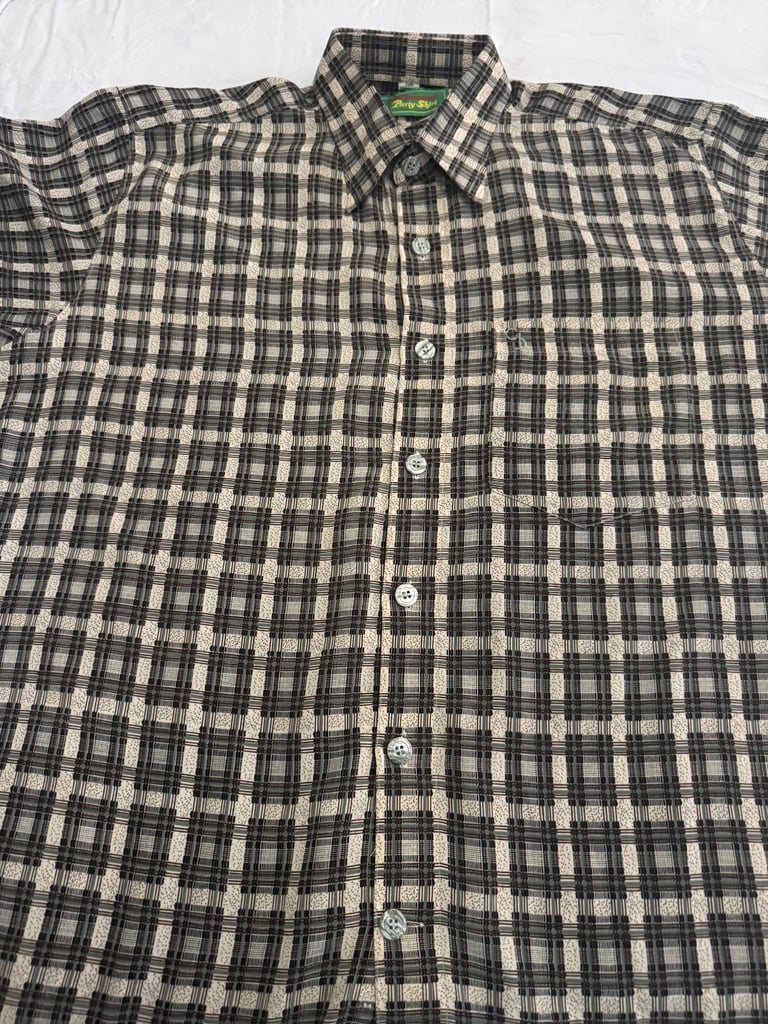 Smart shirt for men - size 44  soft mix material- soft 