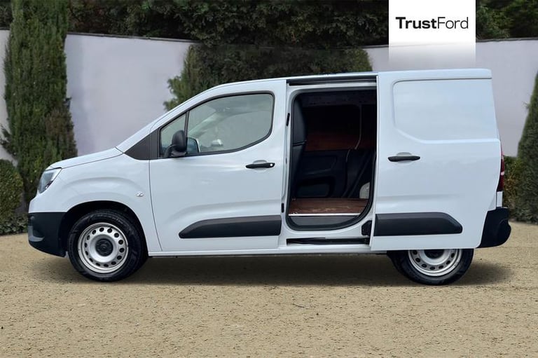 2022 Vauxhall Combo 2300 1.5 Turbo D 100ps H1 Dynamic Van PANEL VAN DIESEL Manual