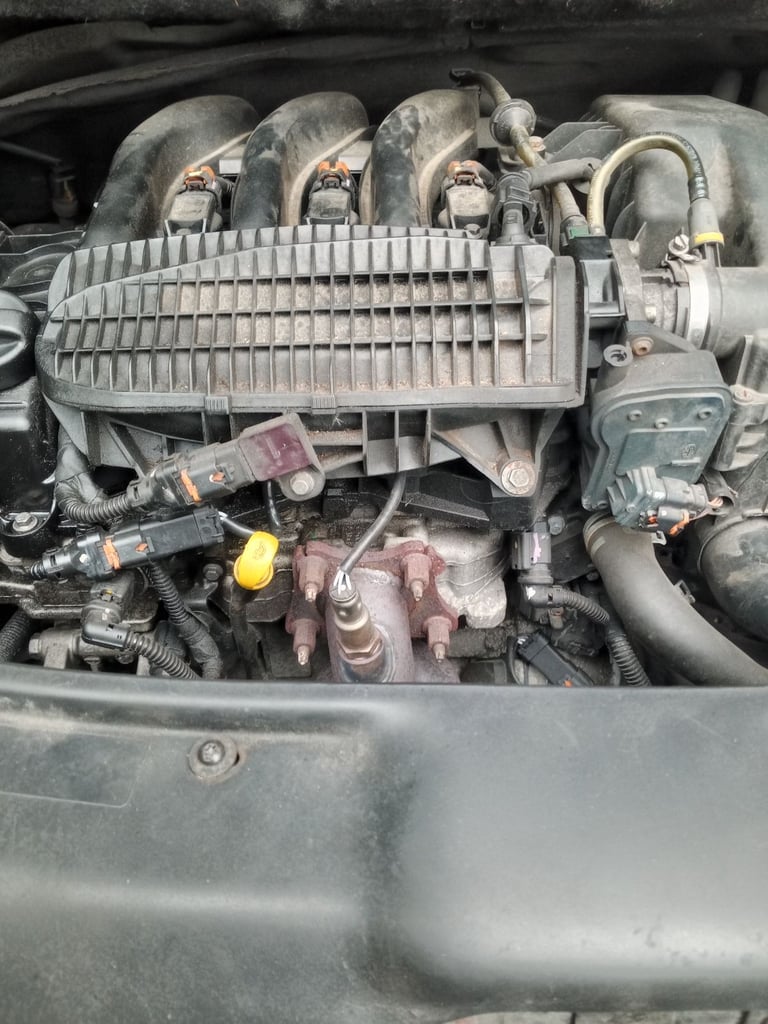 Peugeot, 208, Hatchback, 2012, Manual, 1199 (cc), 5 doors