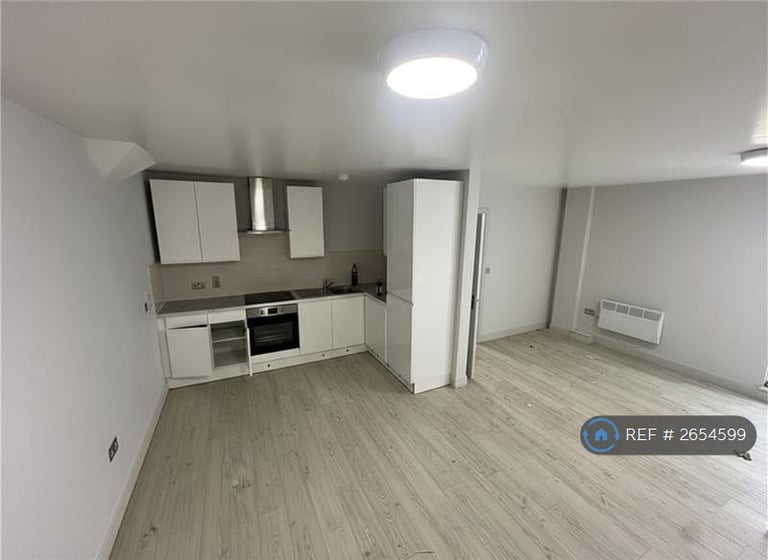 1 bedroom flat in Eltham High Street, London, SE9 (1 bed) (#2654599)