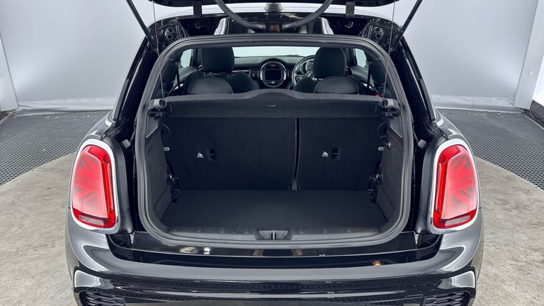 2018 MINI Hatch 1.5 Cooper Sport II 3dr Auto Petrol Hatchback Hatchback Petrol Automatic