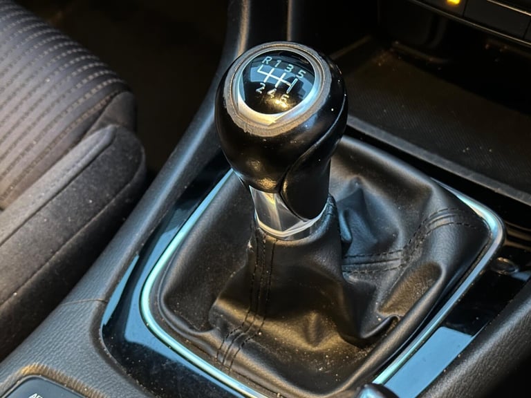 2015 Mazda Mazda6 2.0 SE-L Nav 4dr SALOON PETROL Manual