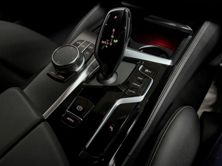 2022 BMW 5 Series 520i M Sport Saloon SALOON Petrol/Electric Hybrid Automatic