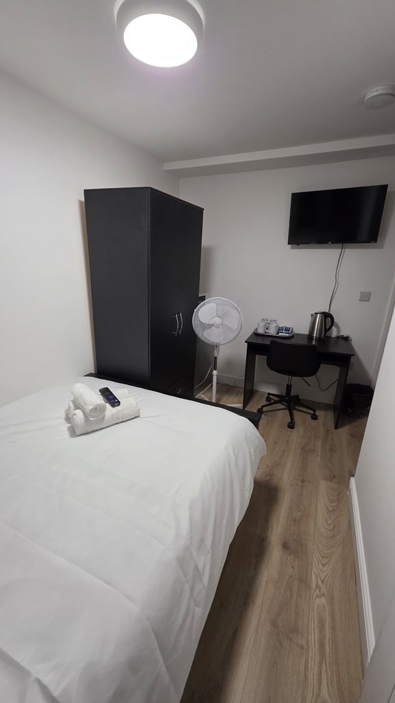 En-suite Studios available for rent short or long term 