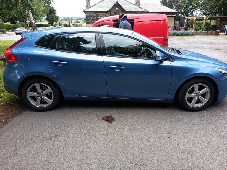 Volvo, V40, Hatchback, 2014, Semi-Auto, 1560 (cc), 5 doors