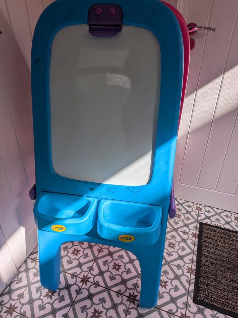 image for Crayola Kids Easel, white board drawing, chalk board