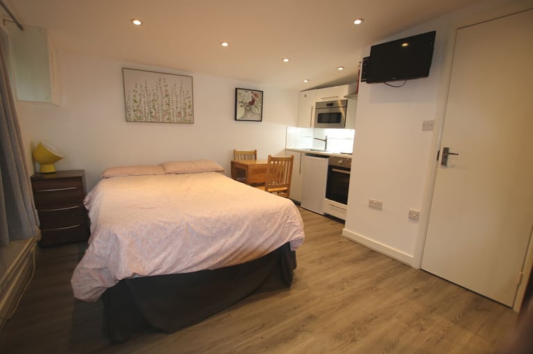 Studio Flat , James Avenue, Willesden Green