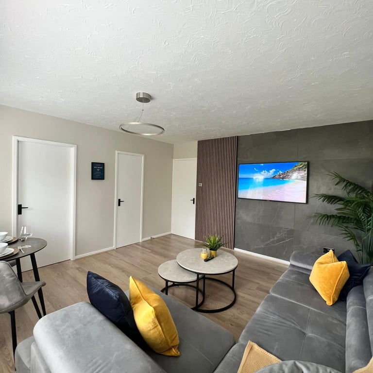 Fully Furnished 2-Bed Home with Parking | All Bills Included | Ideal for Contractors