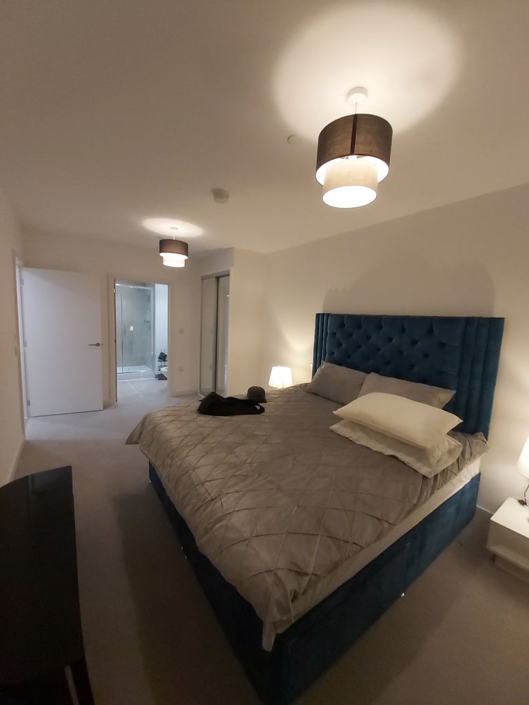 LARGE ROOM FOR RENT IN HIGH STREET HOUNSLOW TW3 