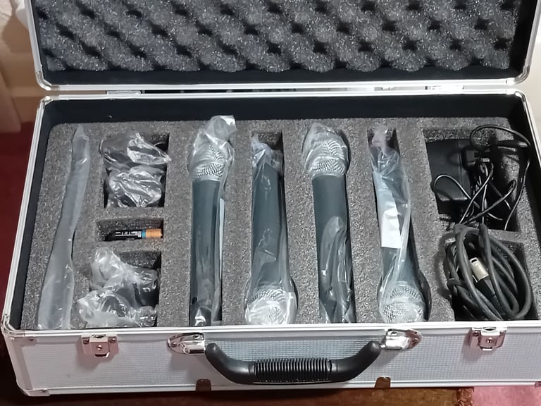 image for Vocopro radio mic x4 kit