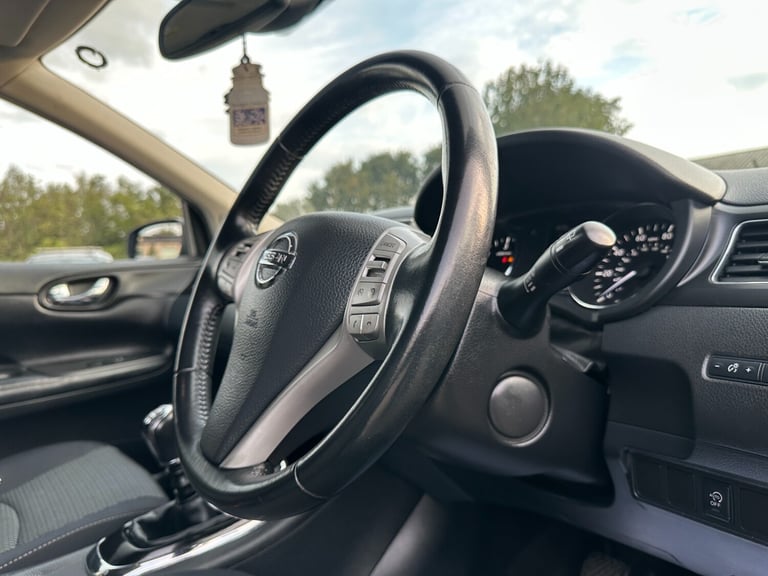 2015 Nissan Pulsar 1.5 dCi N-Tec 5dr HATCHBACK Diesel Manual