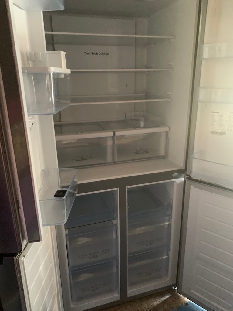 Hisense American Fridge Freezer in stainless steel/Grey FMN440W20C
